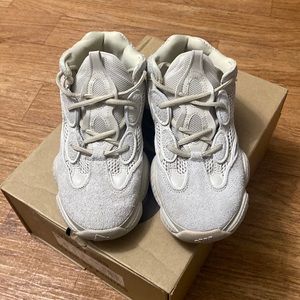 Yeezy 500 Beige size 6